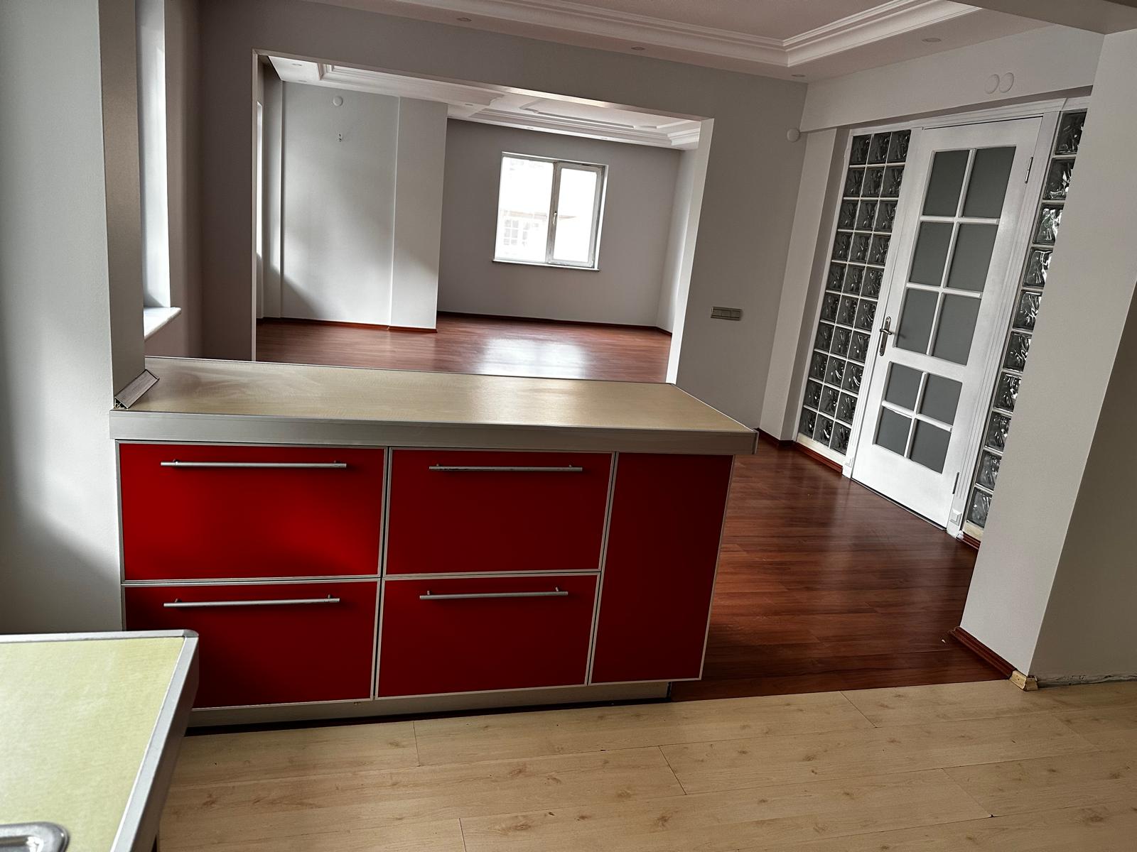 CUMHURİYET MH.'DE ATAPARKA 300 M MESAFEDE SATILIK DUBLEX DAİRE